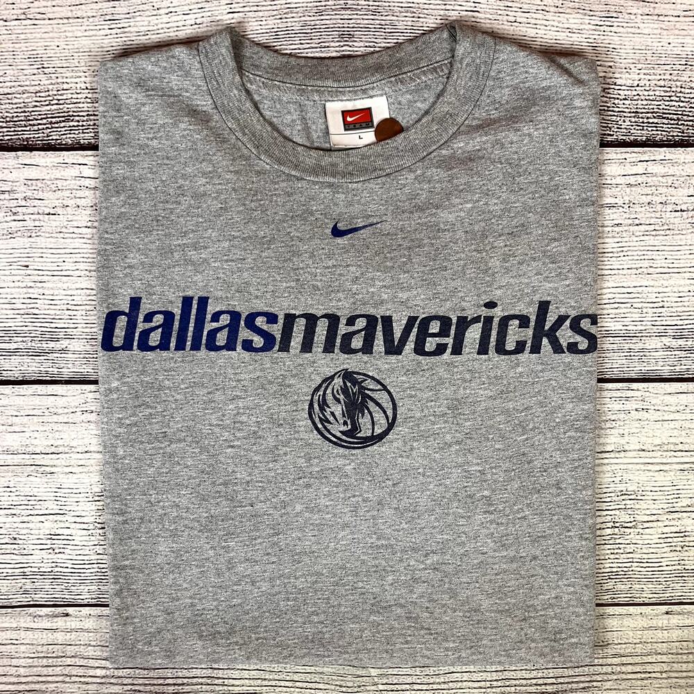 Vintage Nike Dallas Mavericks Center Check White Tag T-shirt